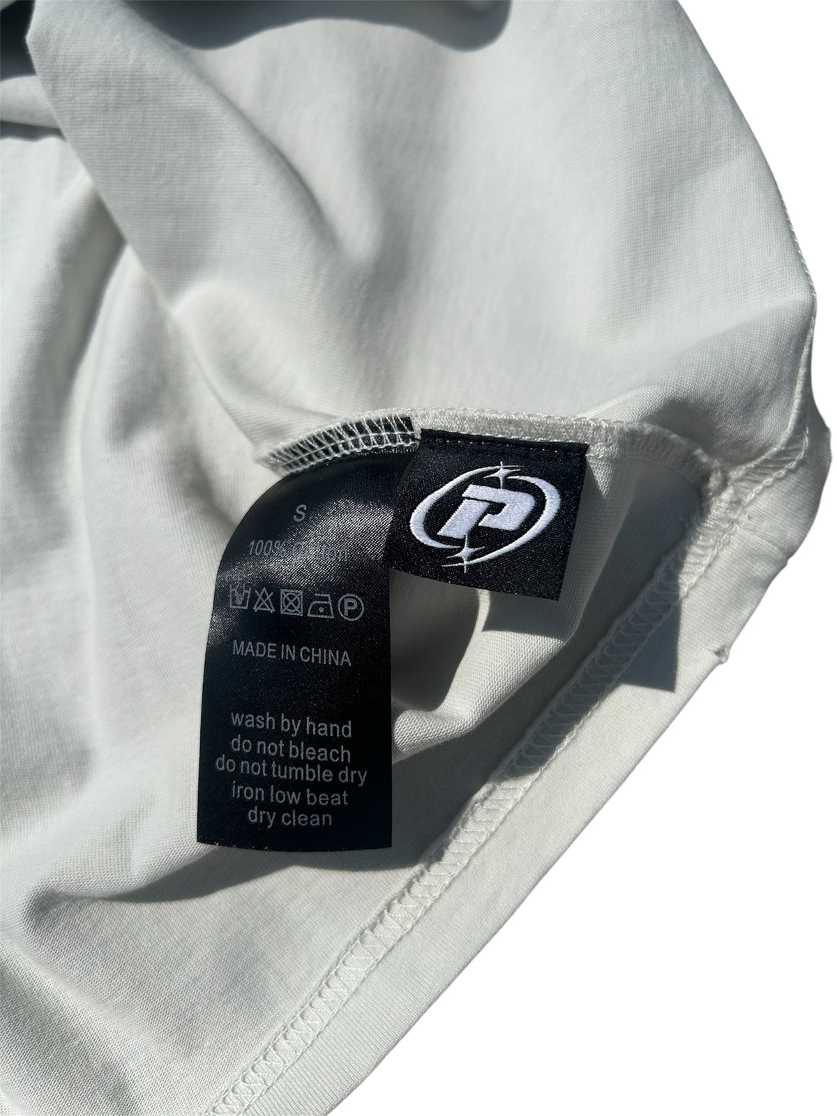 Póza record tee cream