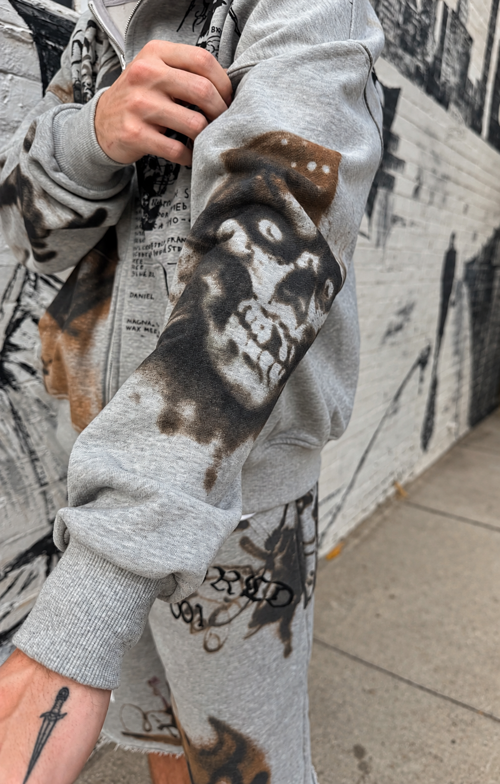 Póza tattoo zip hoodie