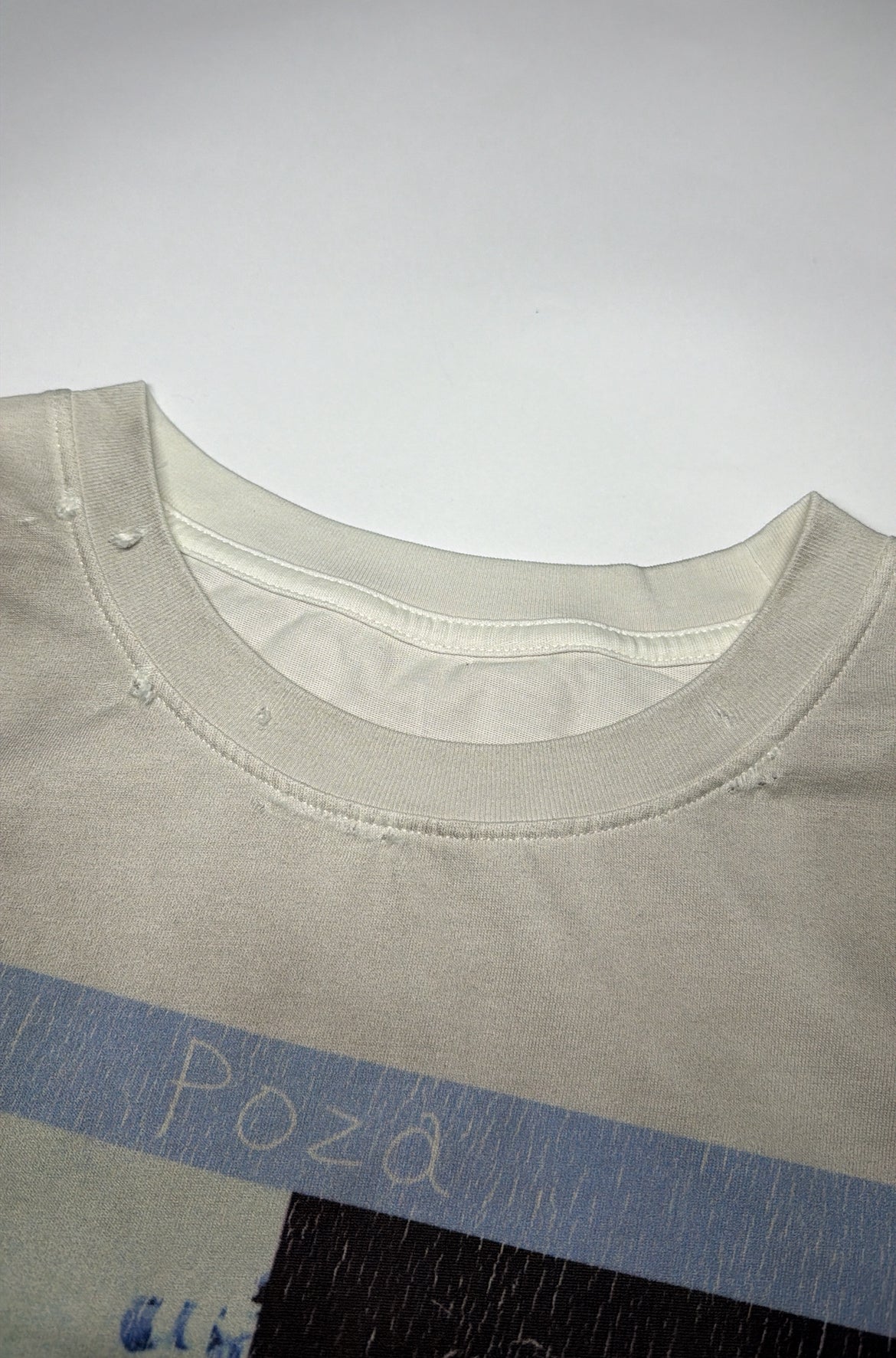 Póza “forever 27” tee
