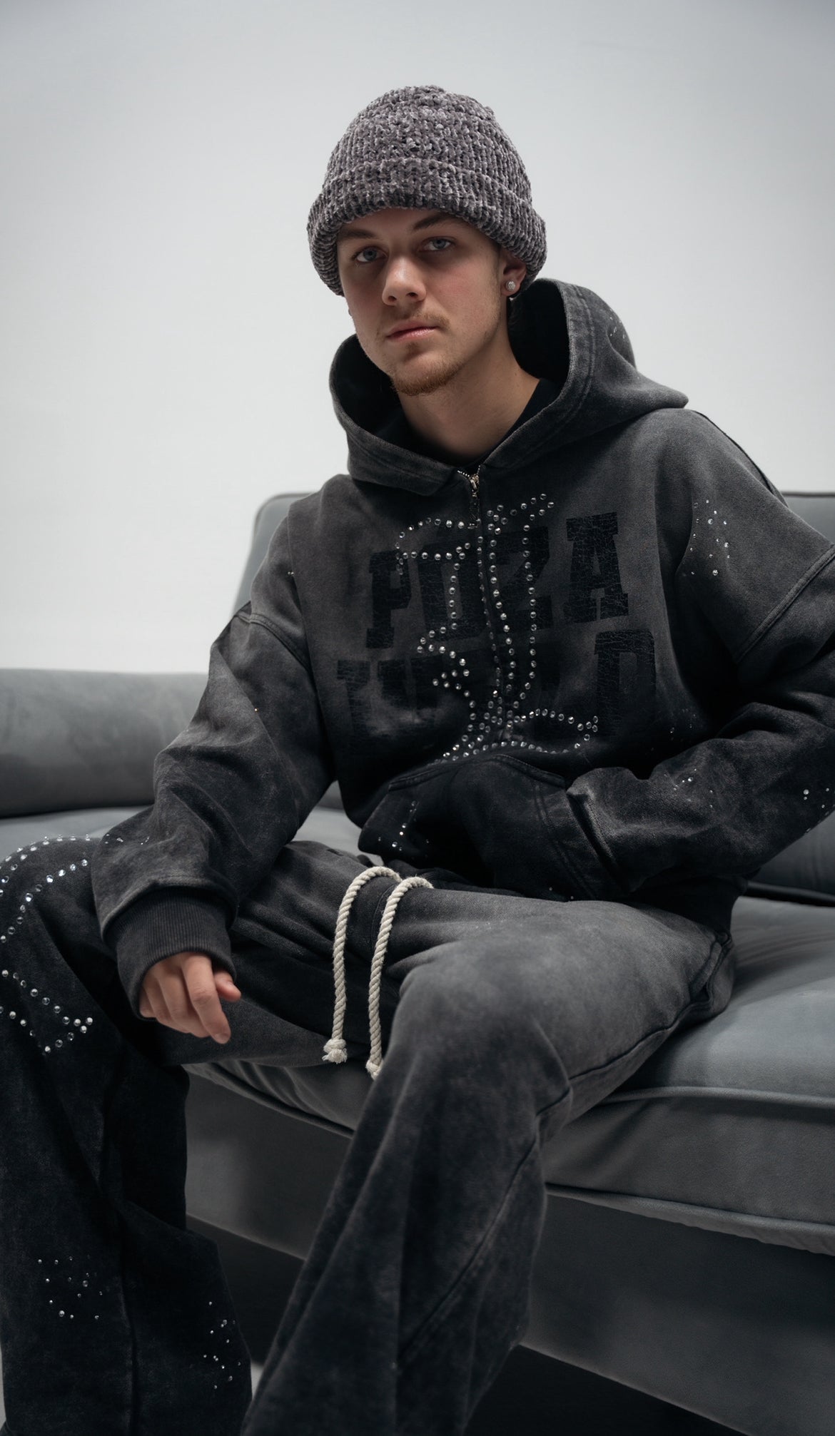 Póza scattered stone zip hoodie