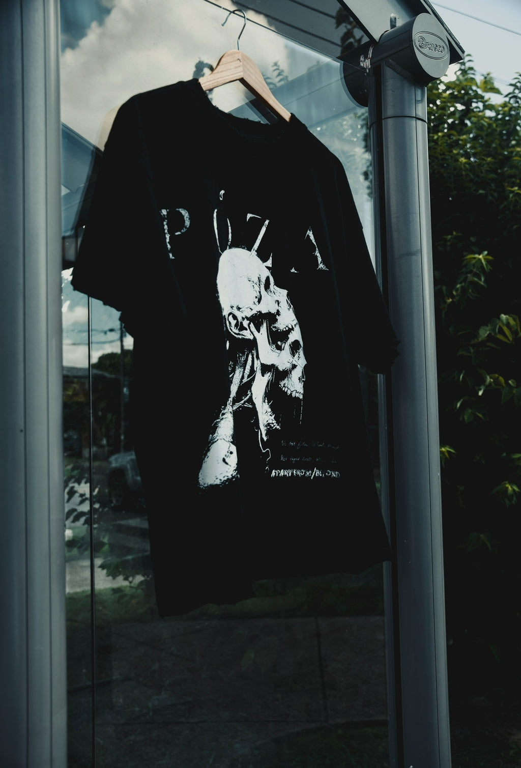 Póza "Reborn" tee