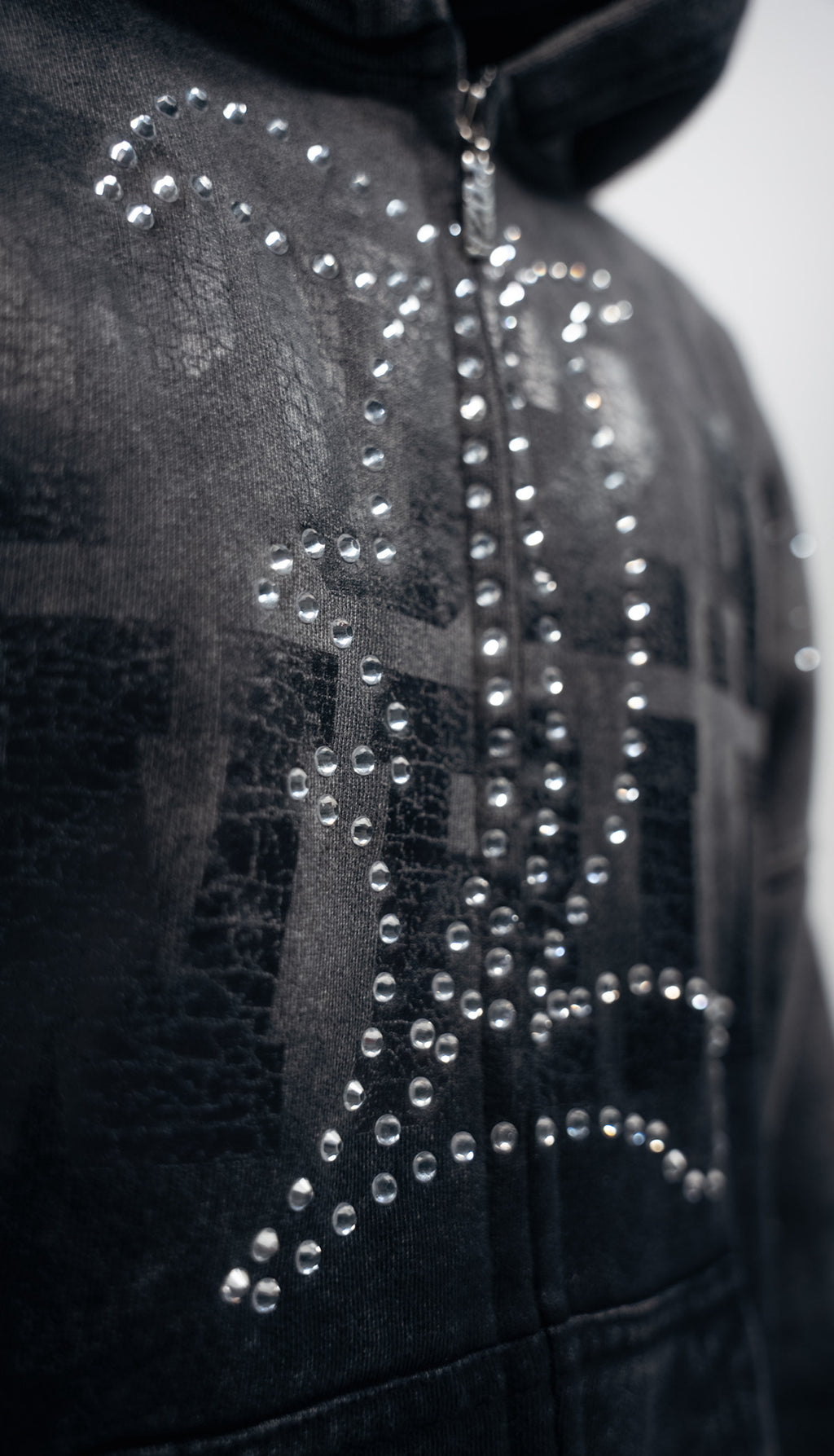 Póza scattered stone zip hoodie