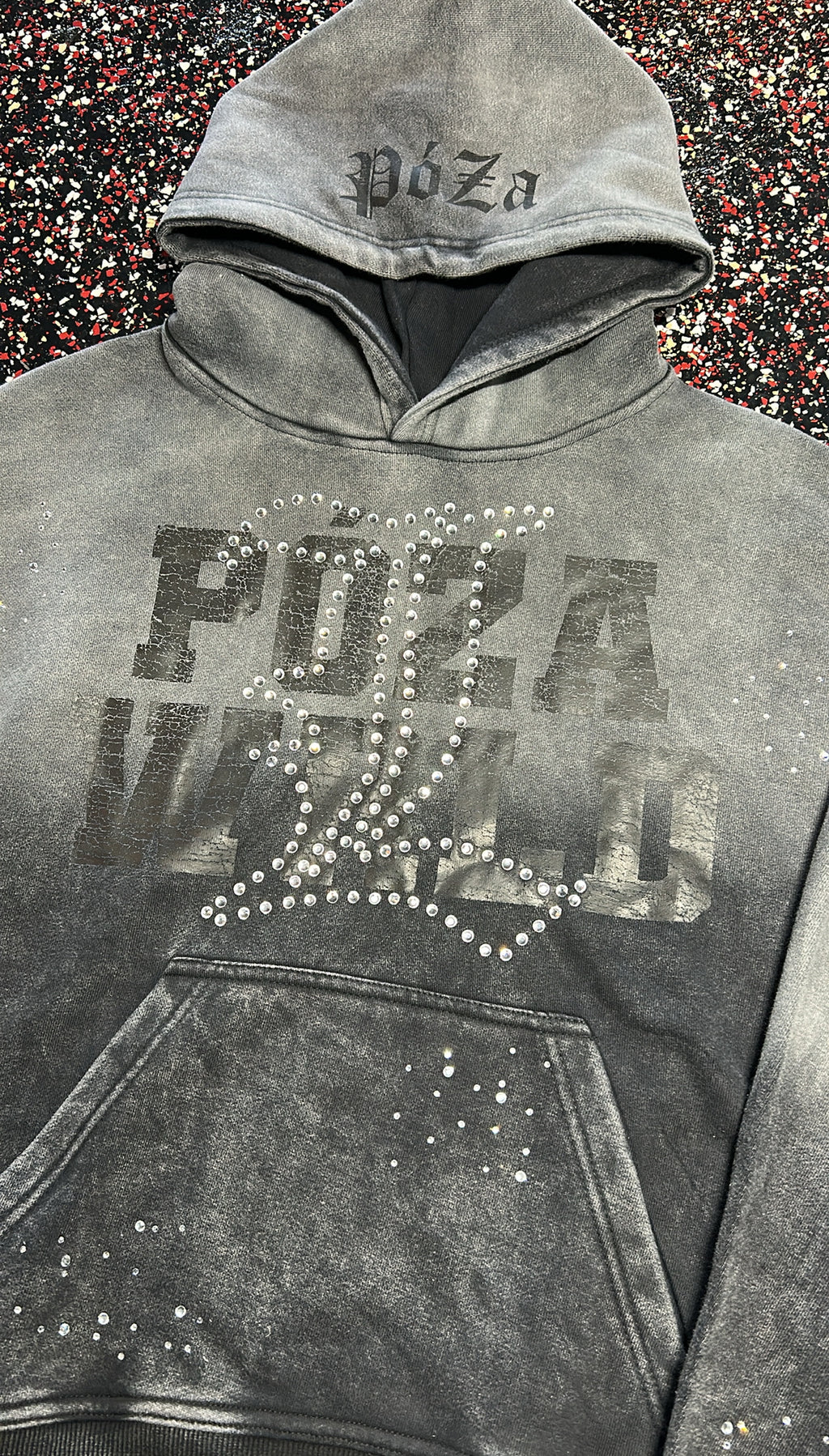 Póza scattered stone pullover hoodie