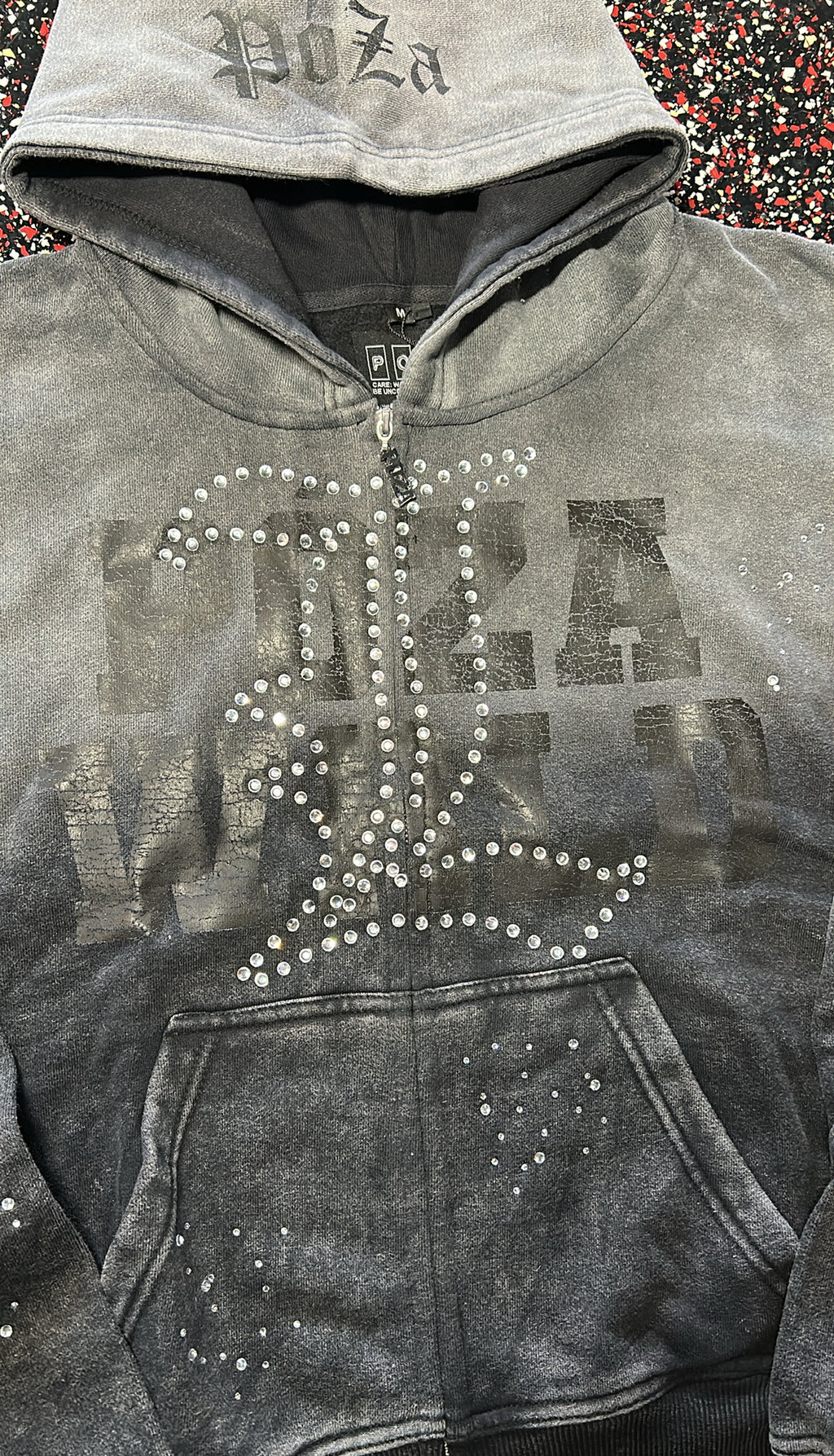 Póza scattered stone zip hoodie